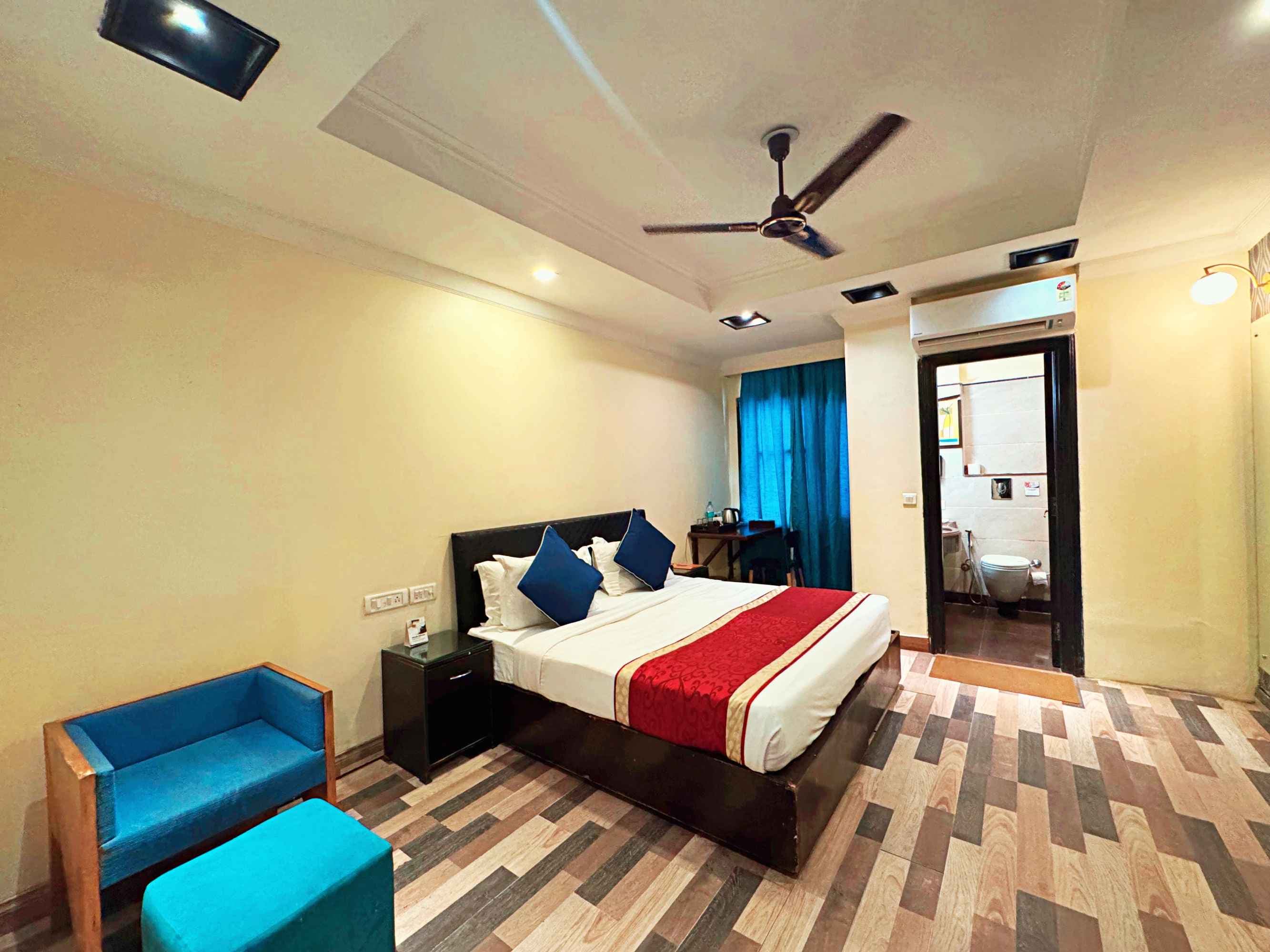 comfortable hotel in South Delhi