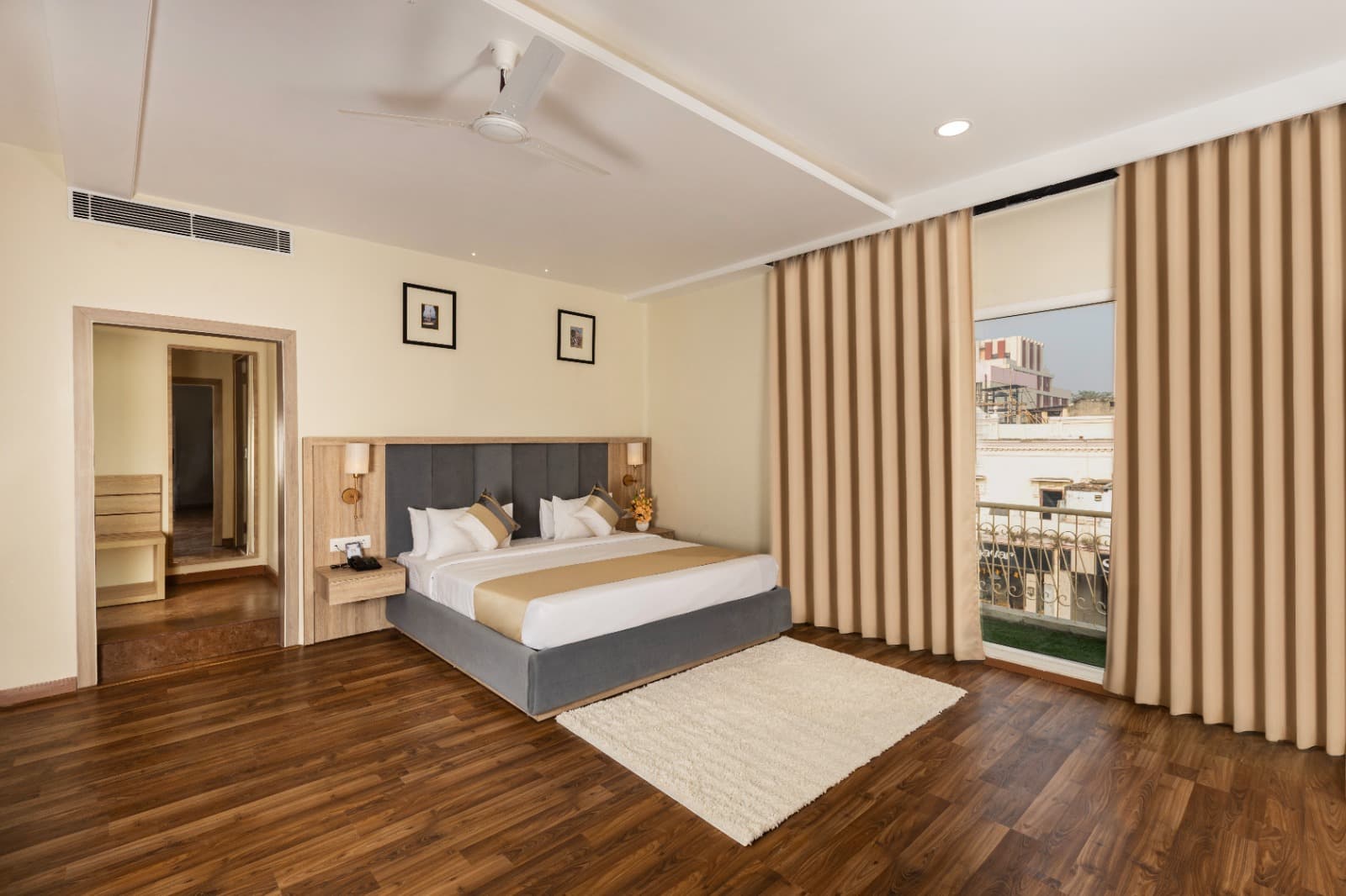 asar Capoors Hotel - 2